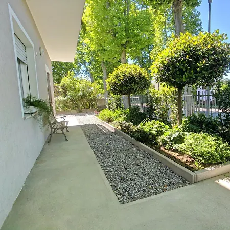 Daire Nicola House La Pineta